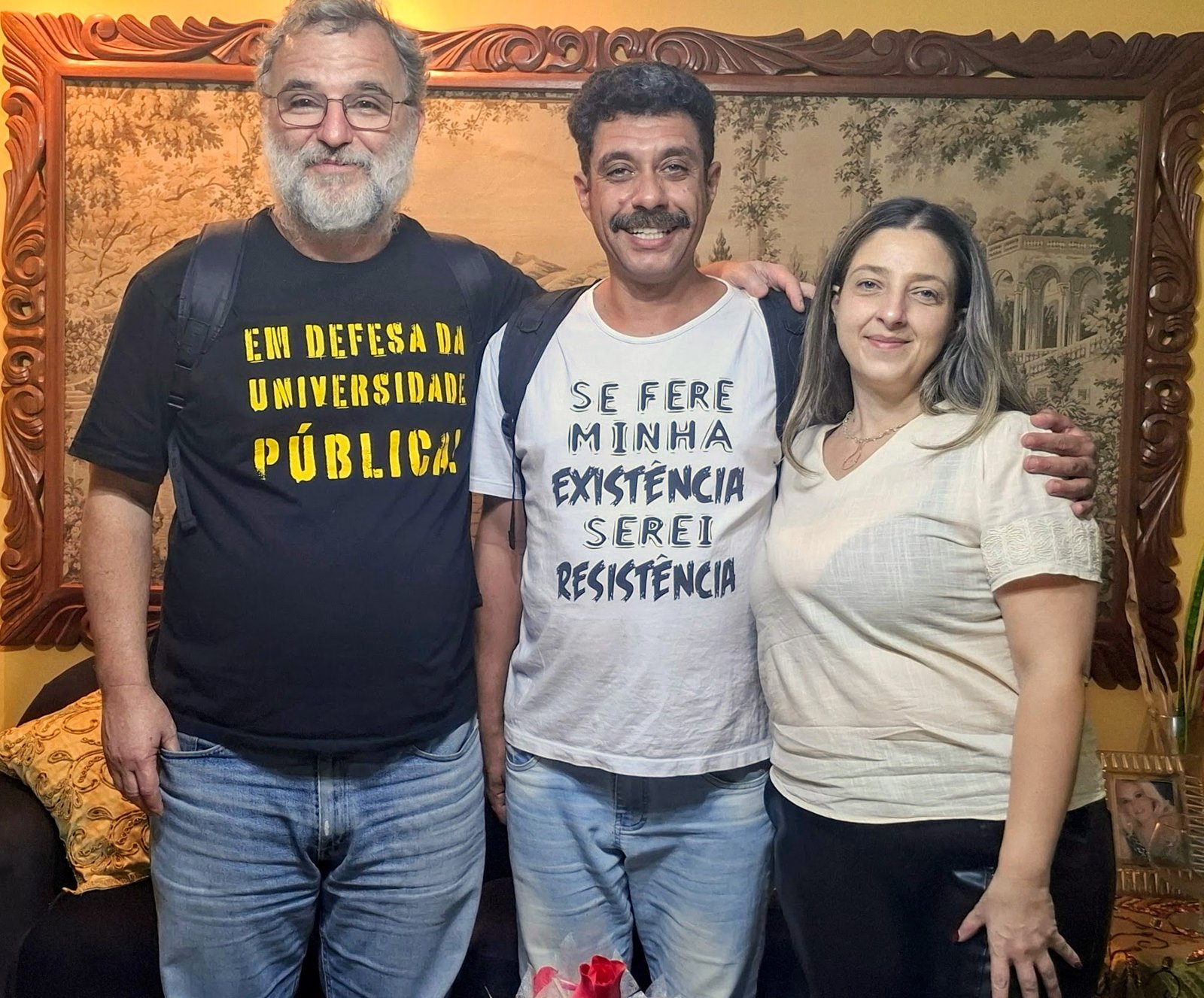 Valter Pomar ao lado de Tiago Prado e Amani Silva em Arapongas, durante encontro com a militância petista.