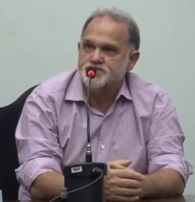 Satírio defende a internação compulsória como política da força durante audiência pública sobre a população de rua em Arapongas.