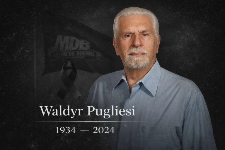 Retrato de Waldyr Pugliesi com faixa de luto, destacando seu legado político em Arapongas e sua ligação com o MDB Velho de Guerra