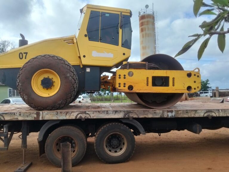 Moradores do Assentamento Dorcelina Folador enviaram foto de maquinário chegando no assentamento