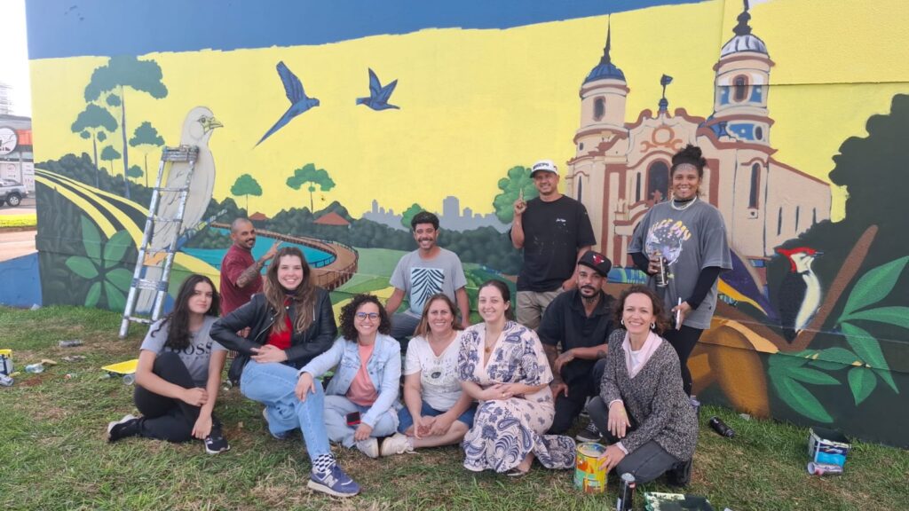 Artitstas, fazedores de cultura e a comunidade na ação de grafite em Arapongas pela Itaipu